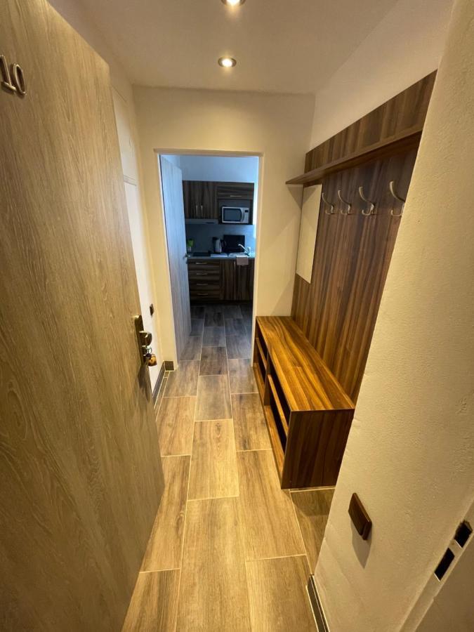 Maxovo Kralovstvi Apartment Rovensko pod Troskami Exterior photo